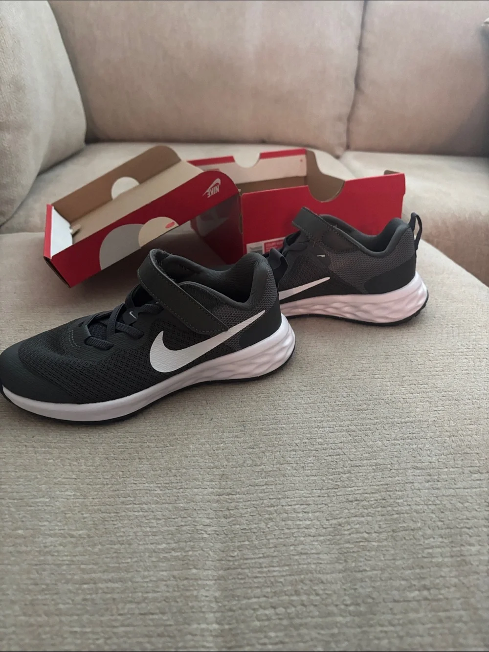 Nike Kids Grey and White Lightweight Sneaker
